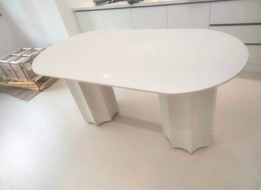 DERRICK Modern Dining Table & Chairs