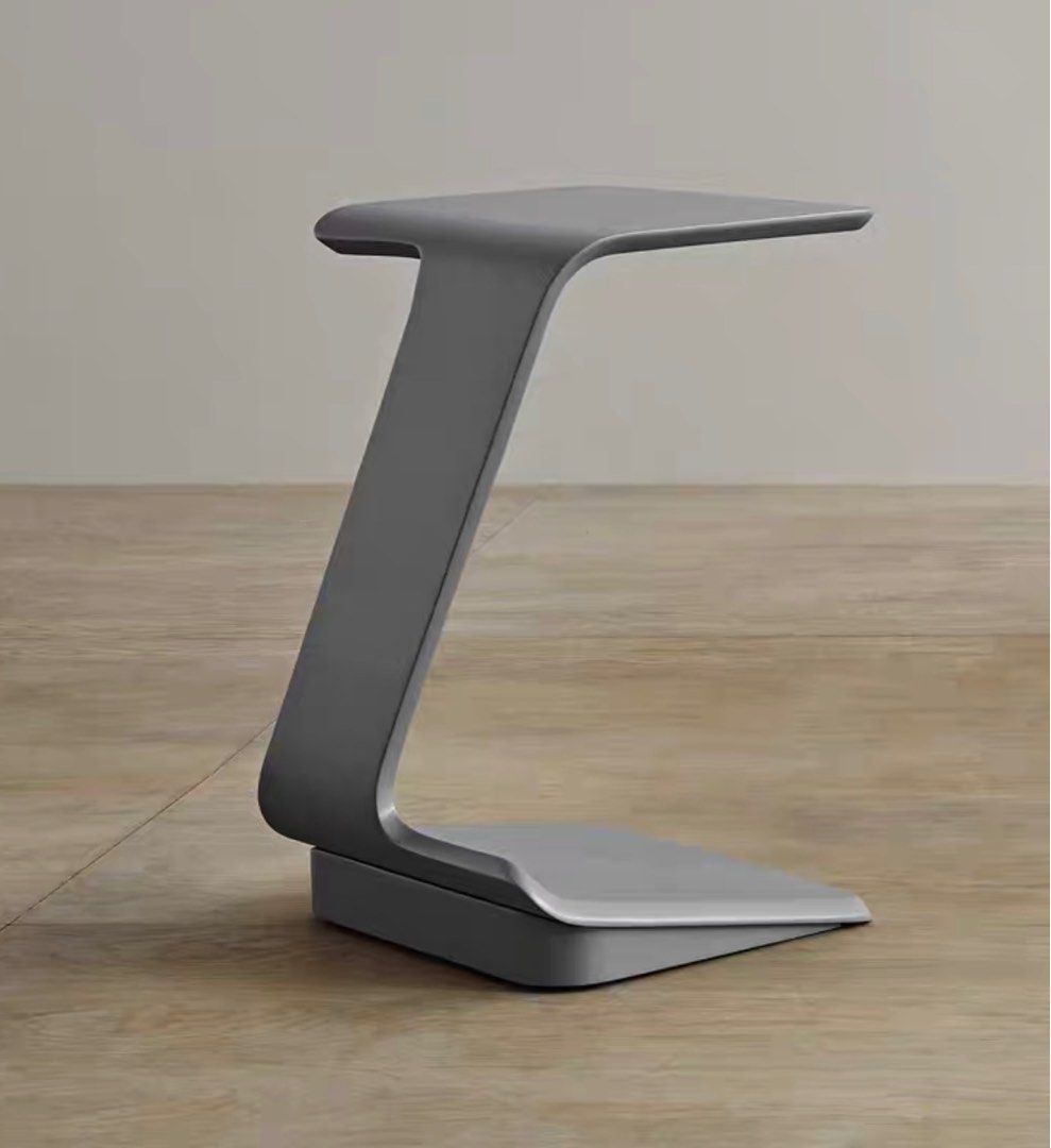 CYRUS Wheel End Table