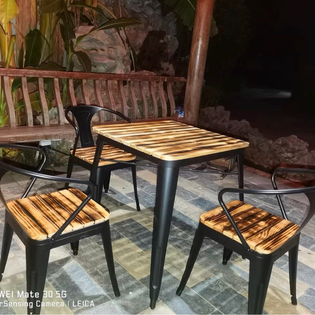 SIMON Industrial Outdoor Dining Set