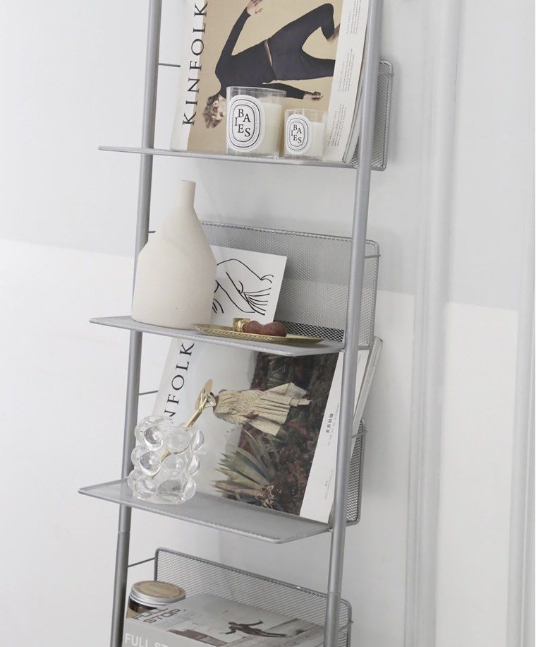 BRIS Modern Display Shelf