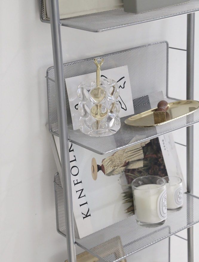 BRIS Modern Display Shelf