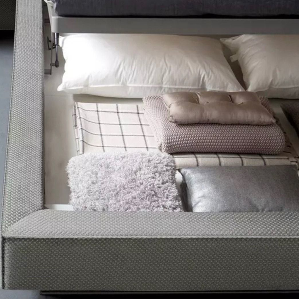 BURKS Modern Platform Bedframe