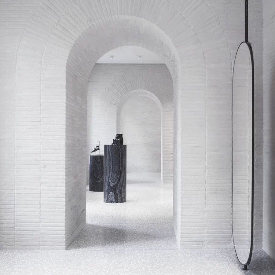 CLAYSE Postmodern Full Length Suspended Mirror