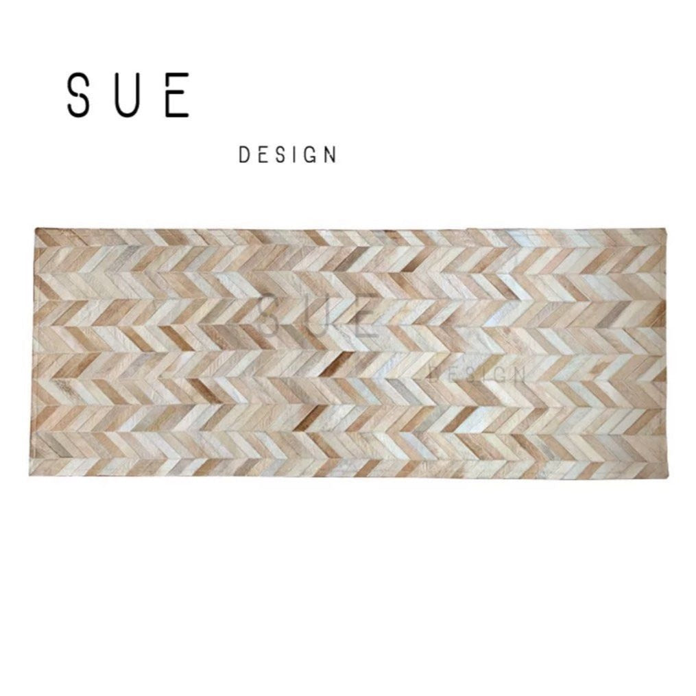 CORNELIUS Modern Cowhide Rug