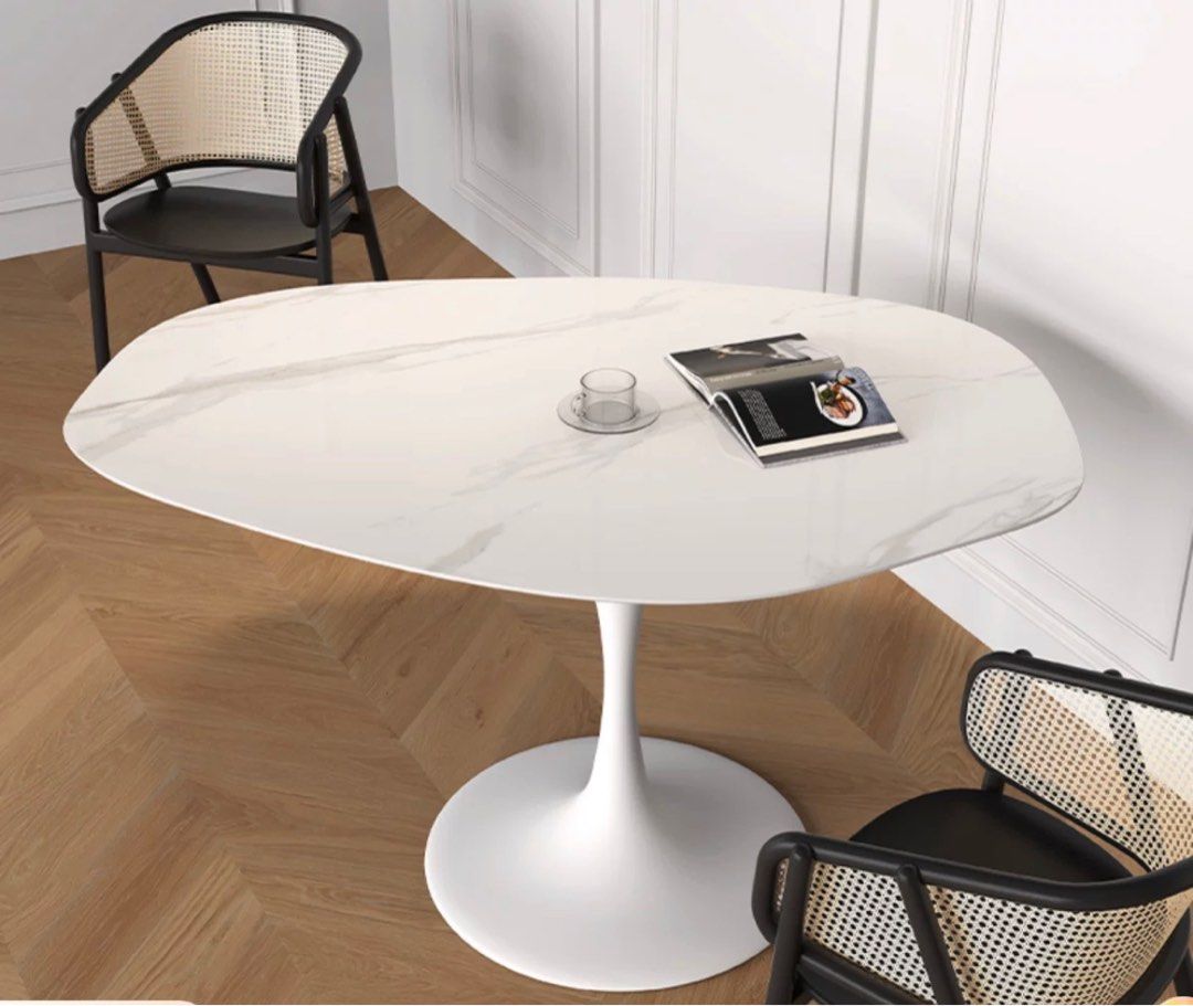 CONLEY Dining Table