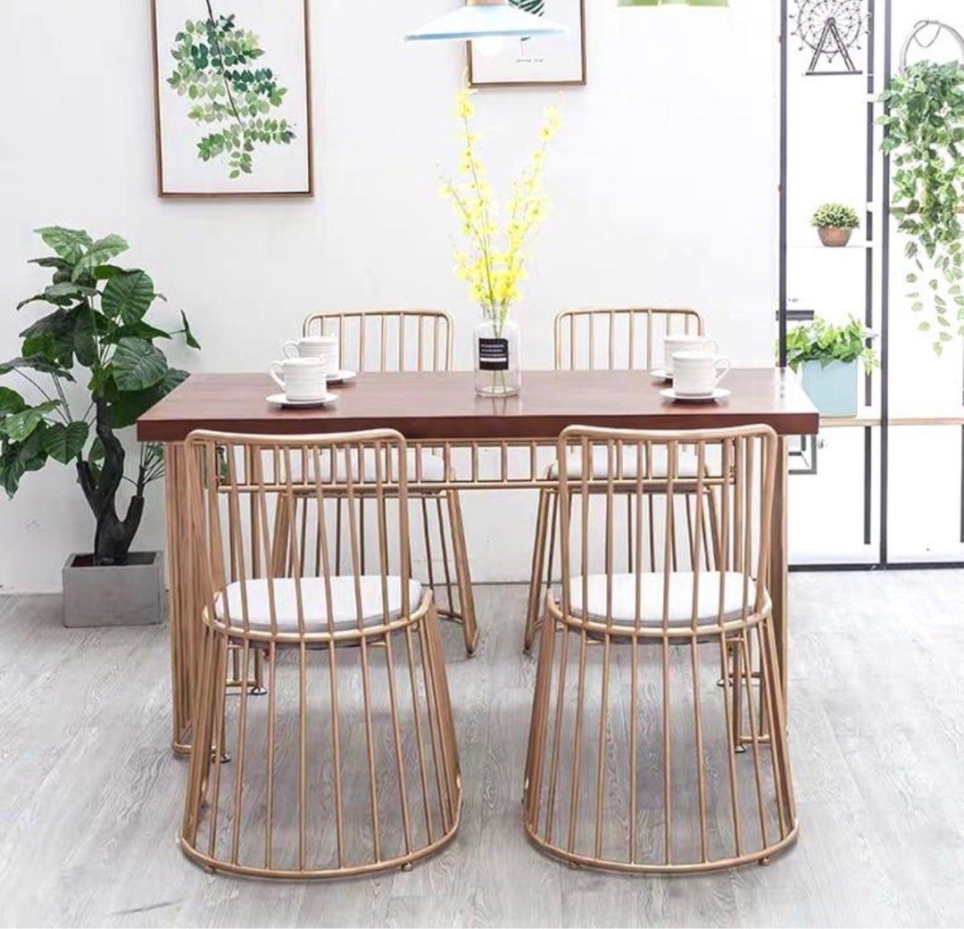 DELA Modern Dining Chair