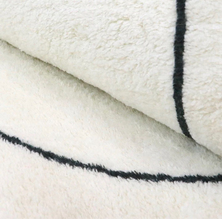 DARCY Minimalist Rug