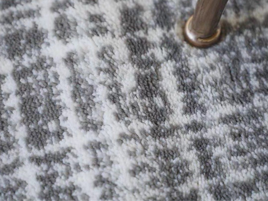 SUSAN Modern Wool Rug