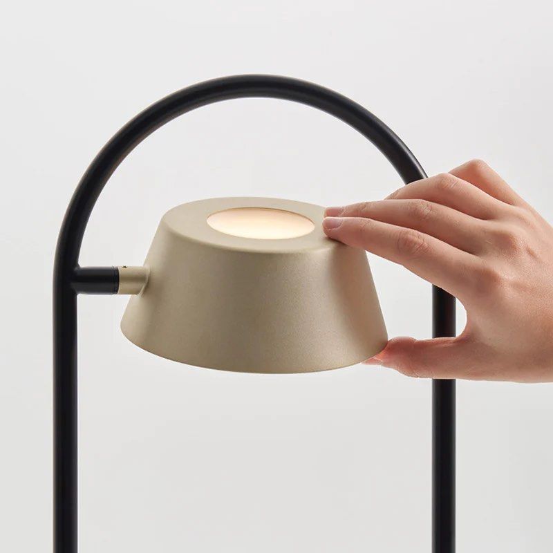 SINTH Rotating Table Lamp