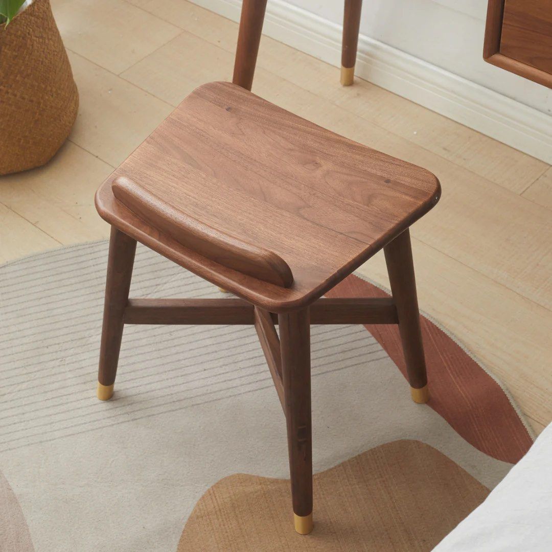 CHLOE makeup Stool