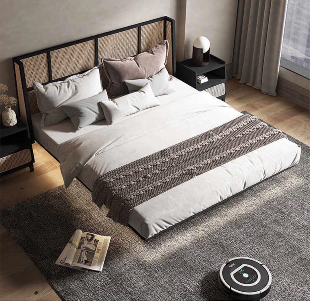VAES Vintage Rattan Bedframe
