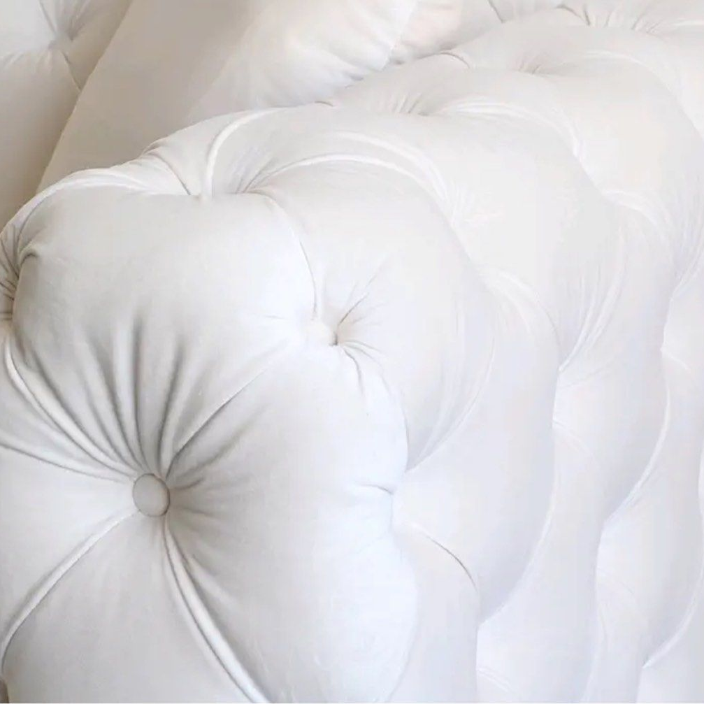 CAVELLA Victorian Chesterfield Velvet Sofa