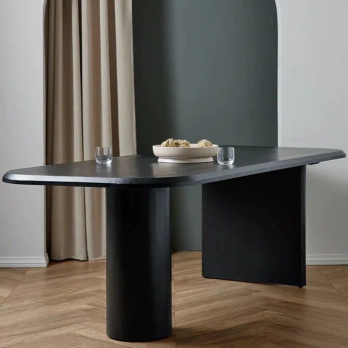 CHARLESTON Dining Table