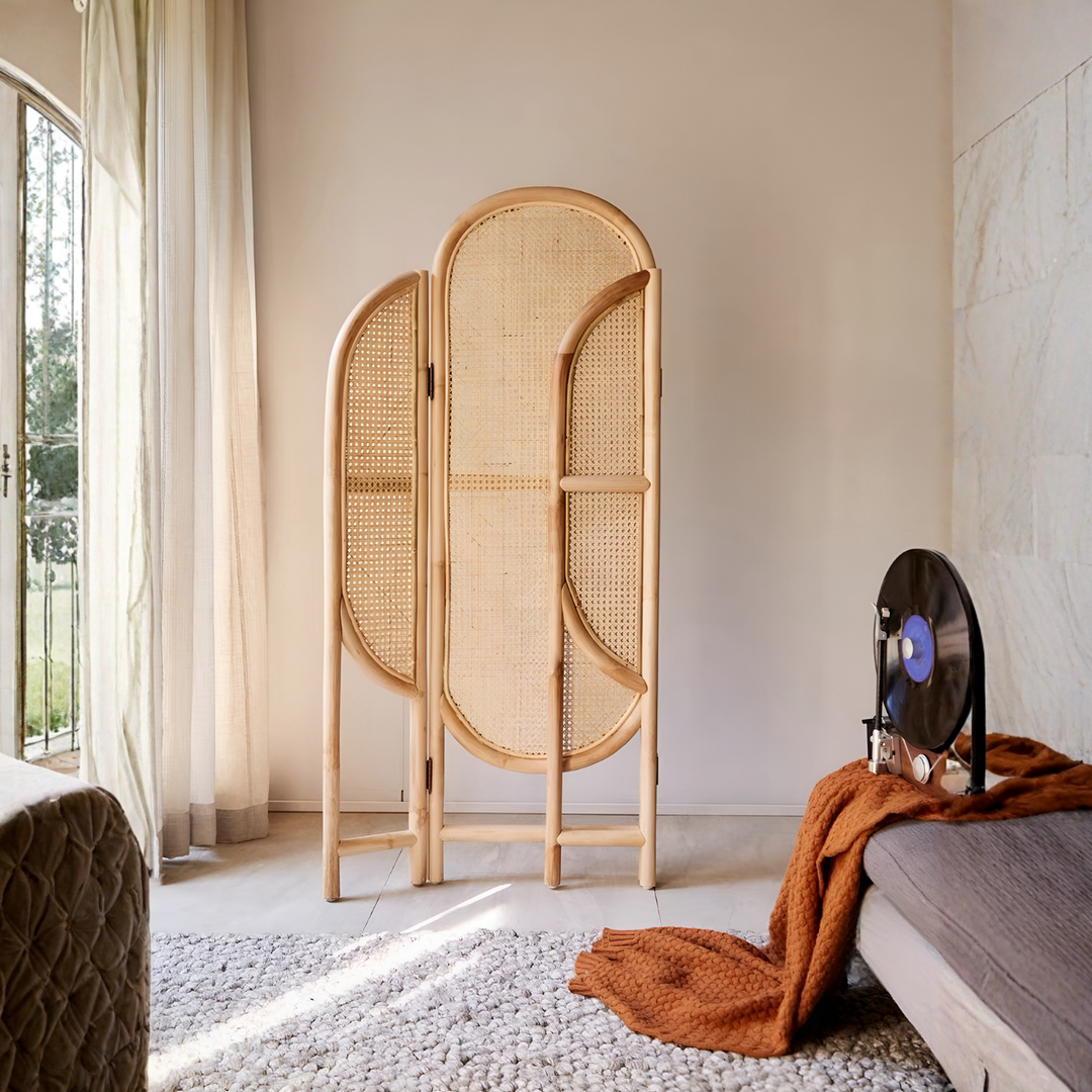 NAGOMI Rustic Rattan Foldable Partition