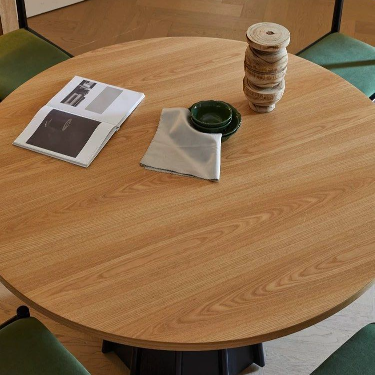 VIENNA Modern Solid Wood Round Dining Table