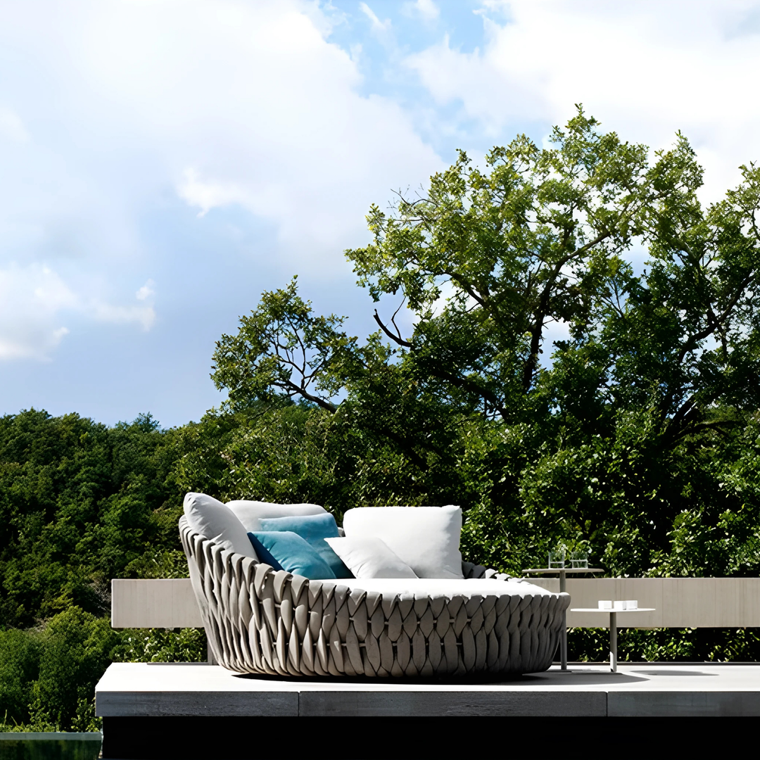 Parlar Ratta RATTA Modern Outdoor Daybed – Radical Homes