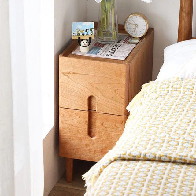 ANSRA Slim Solid Wood Nightstand