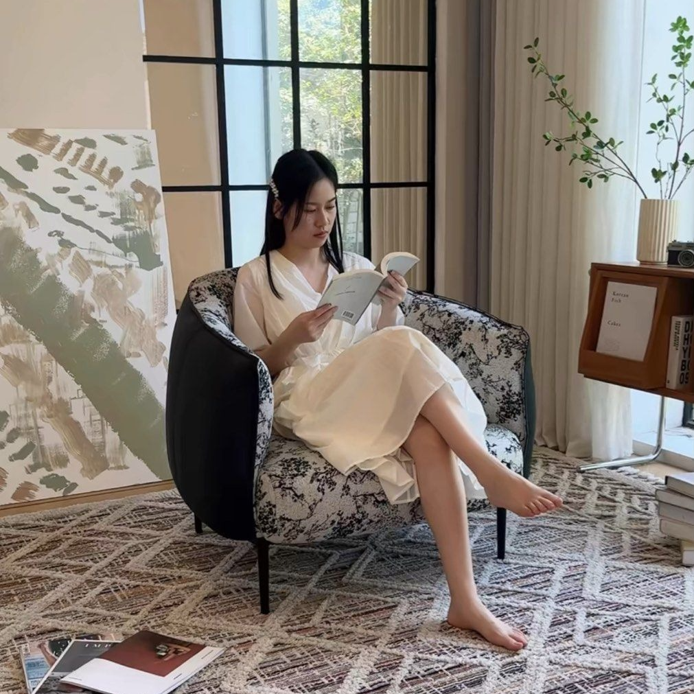 HYERIN Vintage Fabric Leisure Chair
