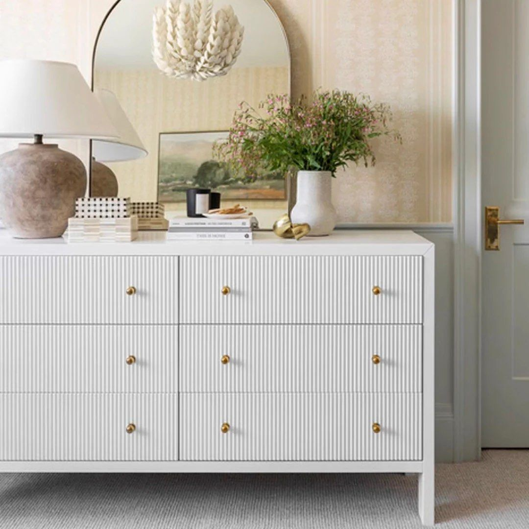 PELE Modern Fluted Chest Of Drawers