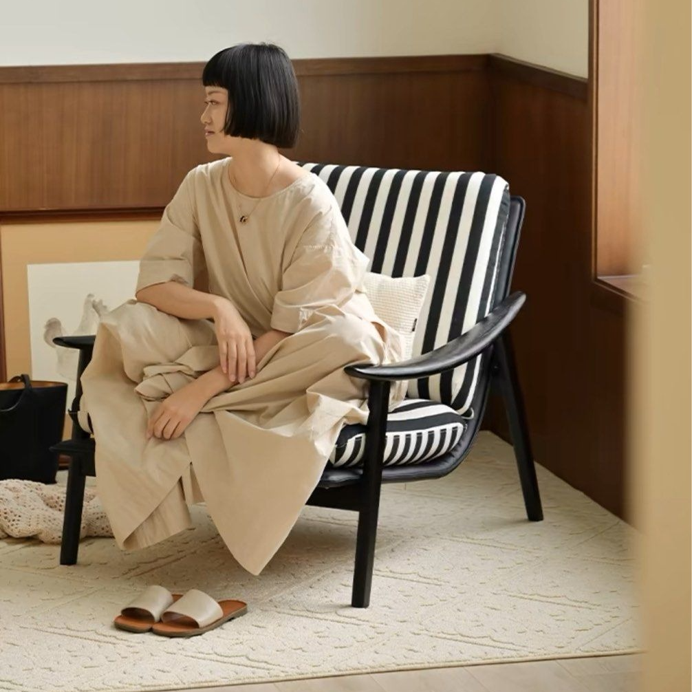IVY Vintage Solid Wood Lounge Chair