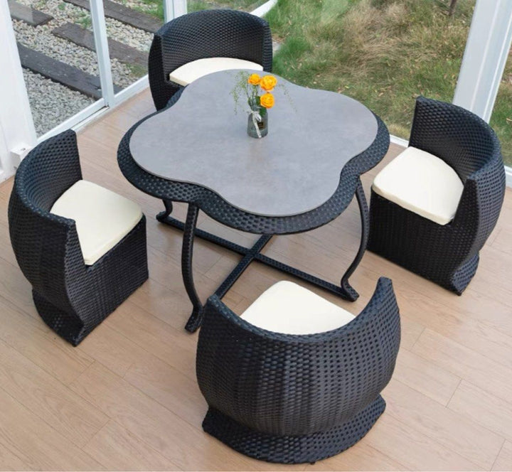 YENDE Compact Outdoor Table And Chairs