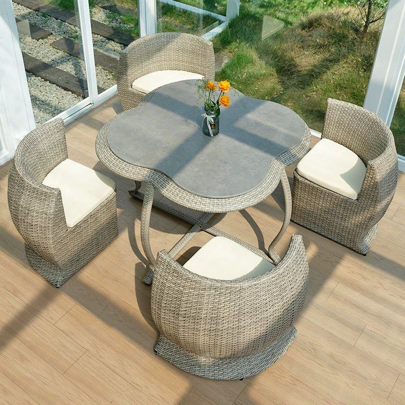 YENDE Compact Outdoor Table And Chairs