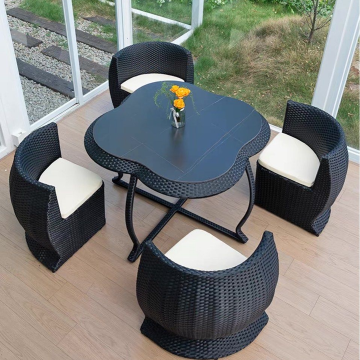 YENDE Compact Outdoor Table And Chairs