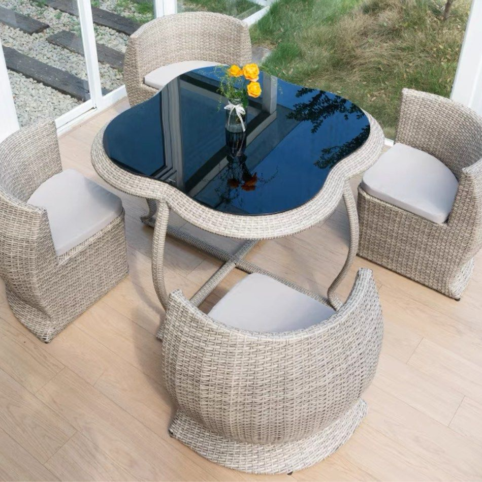 YENDE Compact Outdoor Table And Chairs