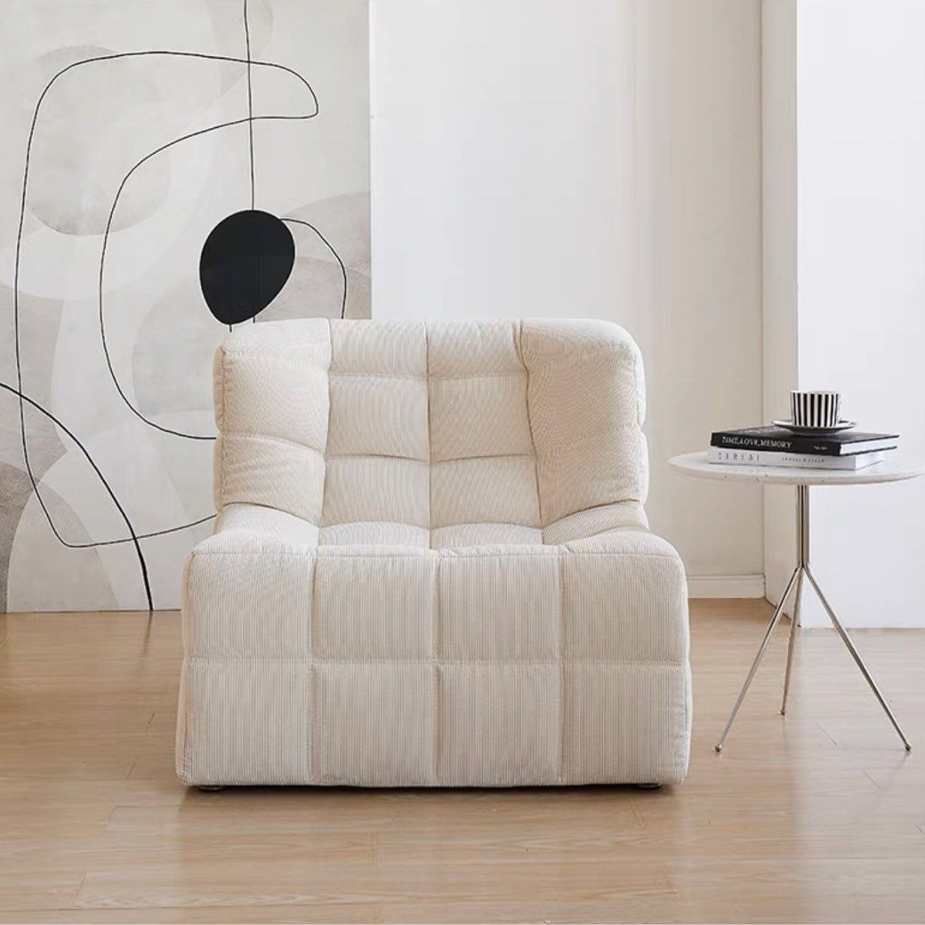 GAEL Minimalistic Lounge Chair