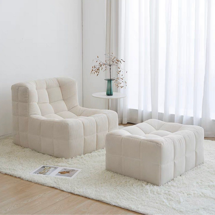 GAEL Minimalistic Lounge Chair