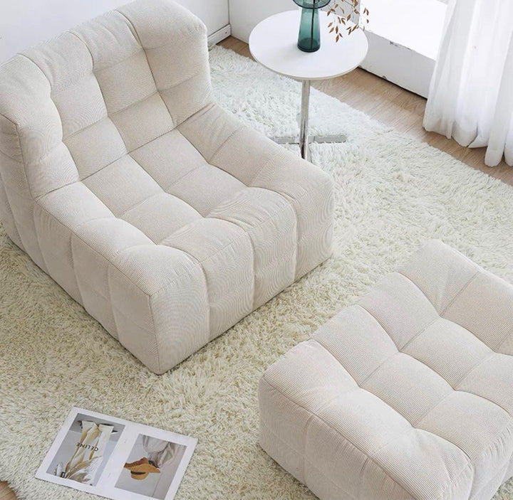 GAEL Minimalistic Lounge Chair