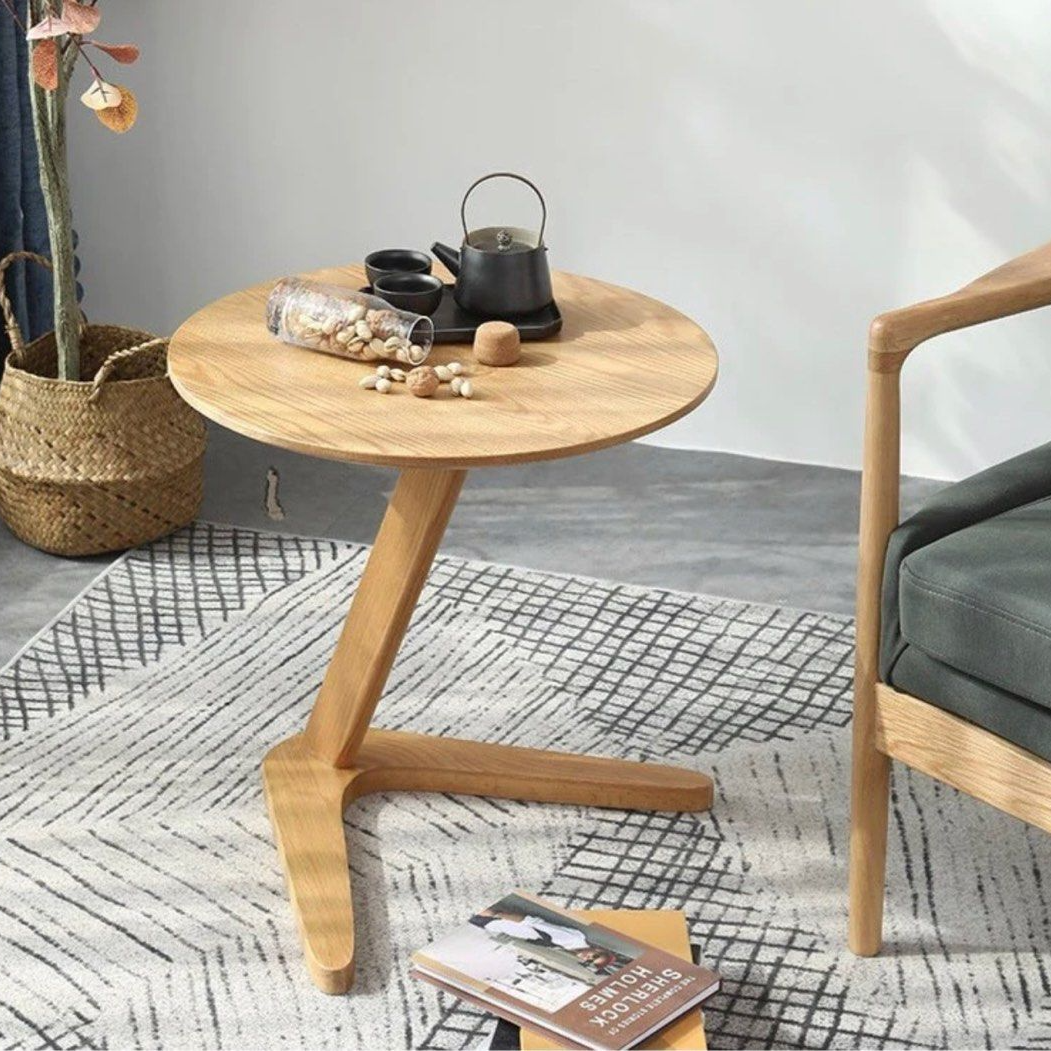 MORENO V Shape End Table