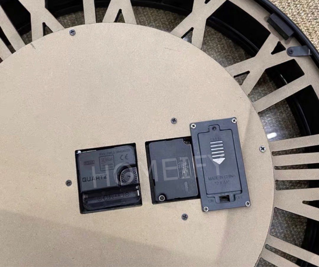FAYE Industrial Moving Gear Clock Coffee Table