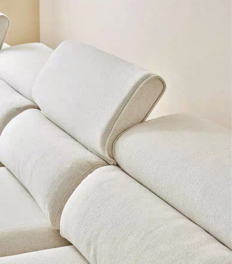 XYREN Sectional Sofa With Adjustable Headrest
