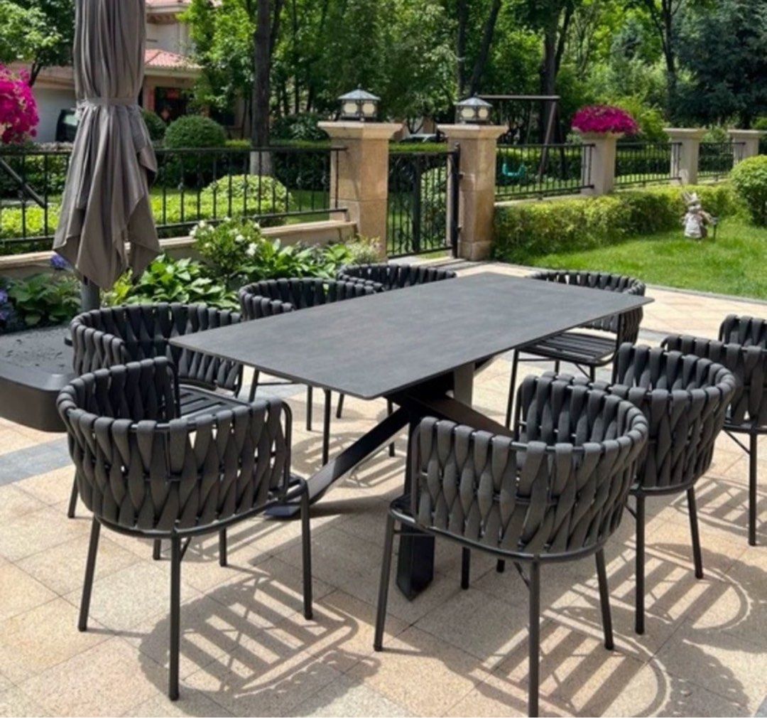 JAMES Modern Outdoor Dining Table