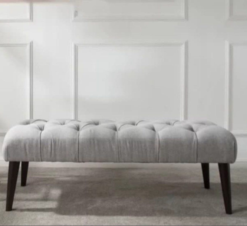 LEOPOLD Classic Tufted Bench