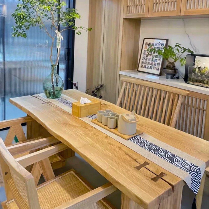 IDRIS Modern Solid Wood Dining Table