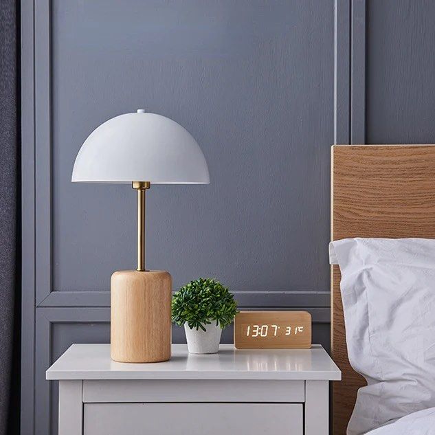 MAEST Solid Wood Table Lamp