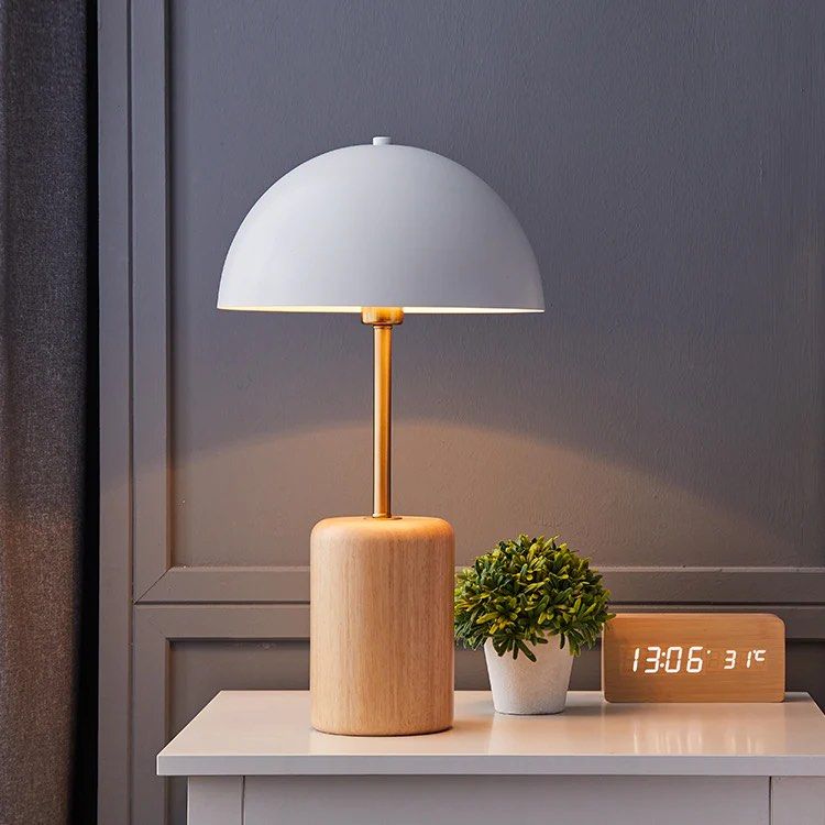 MAEST Solid Wood Table Lamp