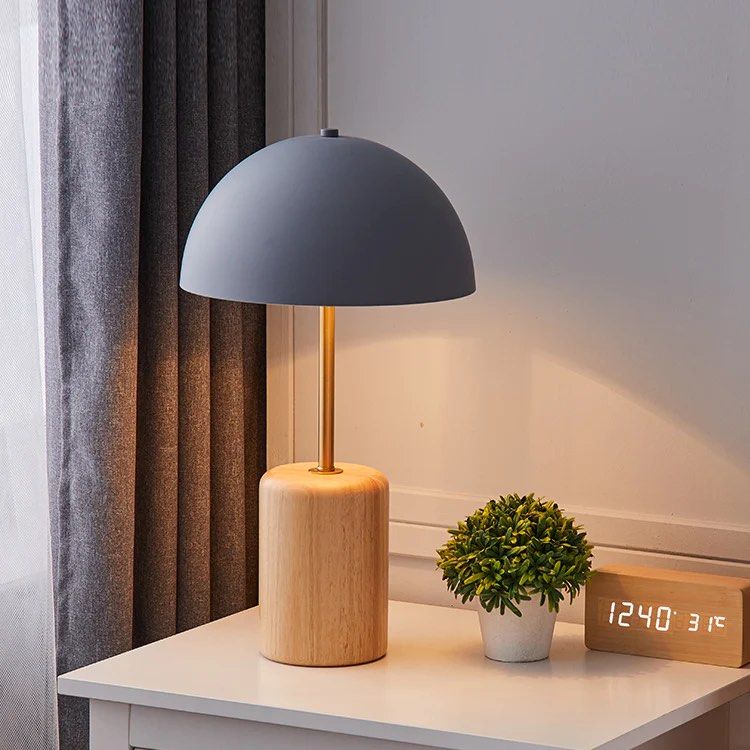 MAEST Solid Wood Table Lamp