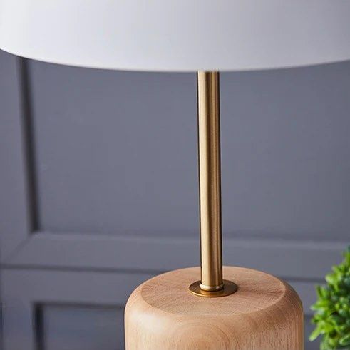 MAEST Solid Wood Table Lamp