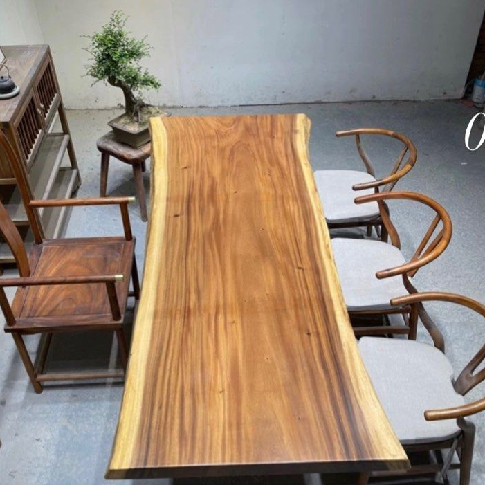 RICHARDSON Suar Wood Dining Table