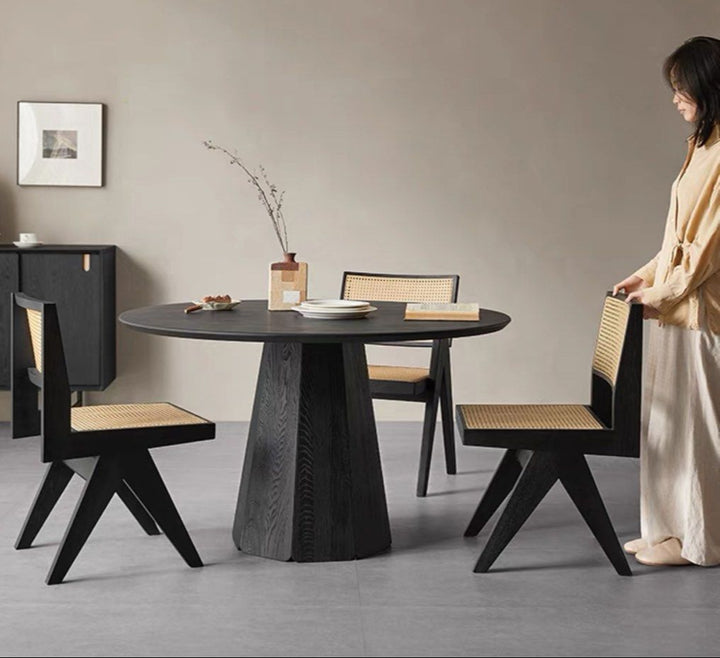 SELENE Modern Solid Wood Round Dining Table