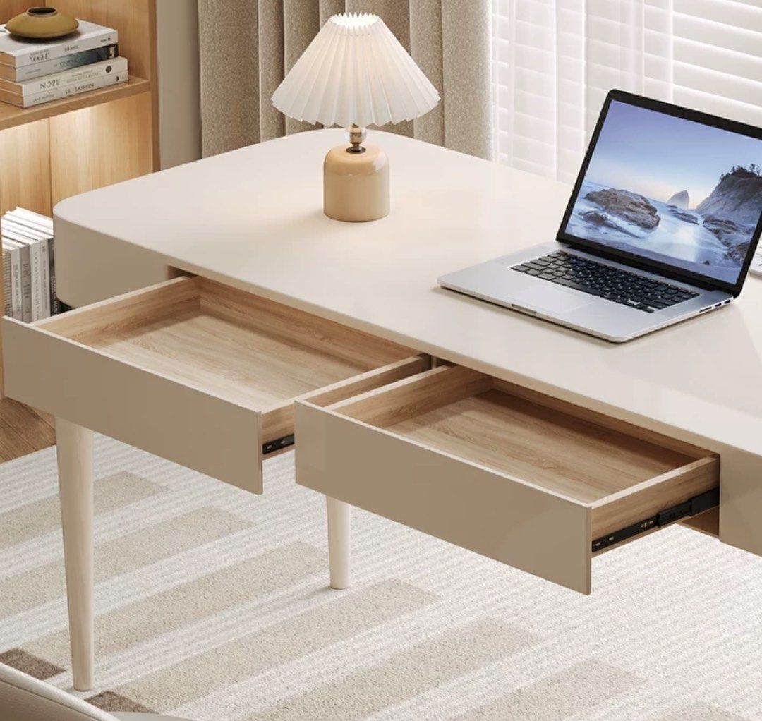 RAIZ Minimalist Study Table and Chair