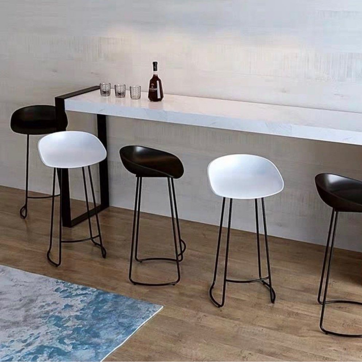 BESI Minimalistic Bar Stool