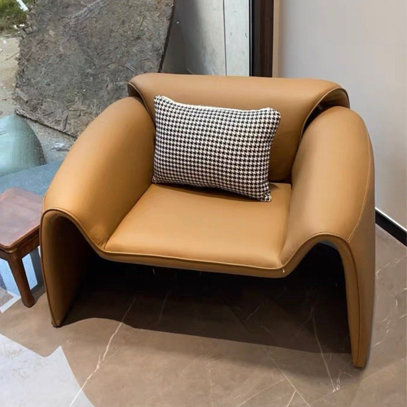 INDIRA Lounge Chair