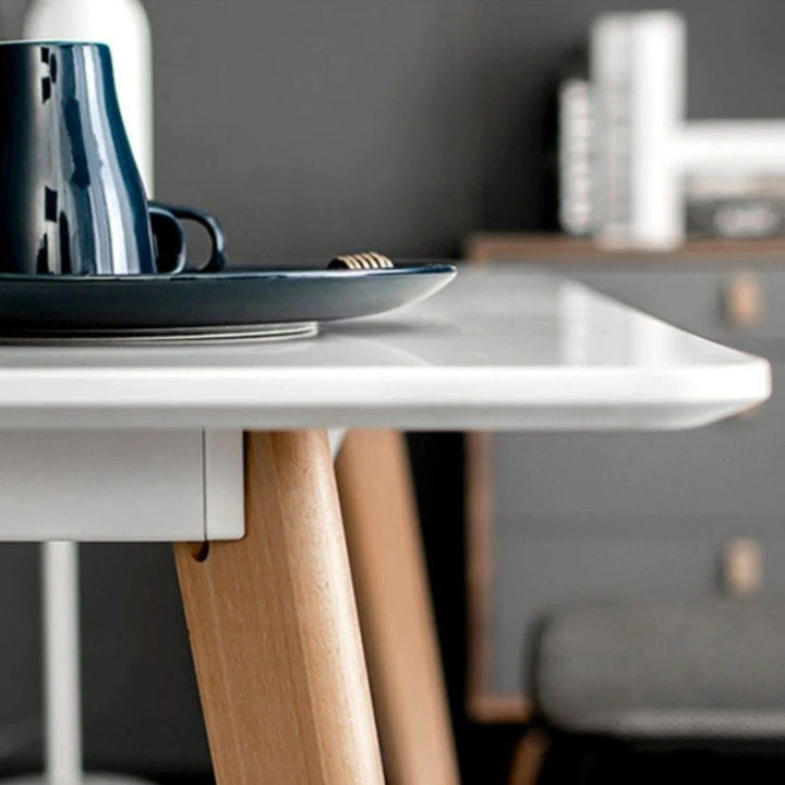 ZUCKER Minimalist Desk